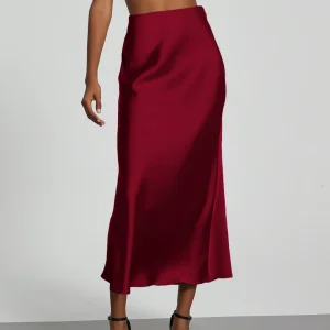 Elegant Satinkjol – Tidlös, Smickrande & Perfekt för Alla Tillfällen