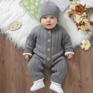 Stickad babyoverall jumpsuit